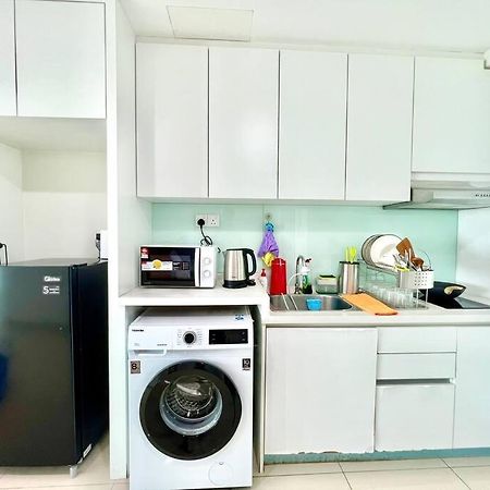 T3 1-10 Pax Trefoil 2Room Setia Alam Cozy Home Wifi Tv Buitenkant foto