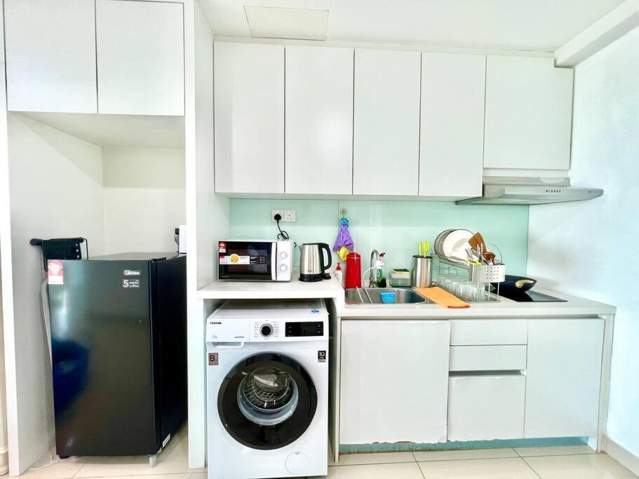 T3 1-10 Pax Trefoil 2Room Setia Alam Cozy Home Wifi Tv Buitenkant foto