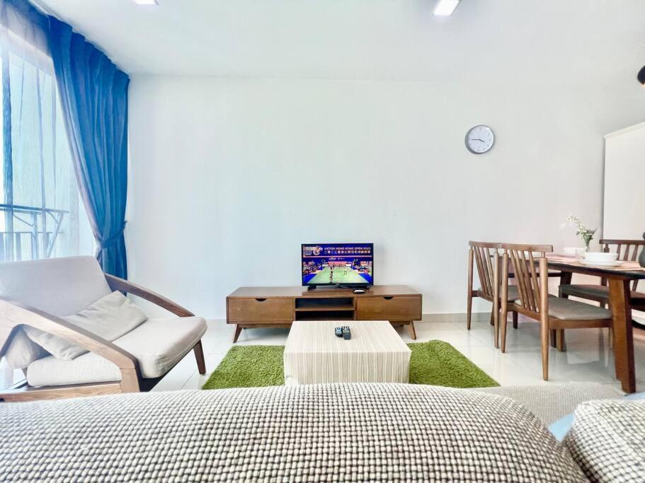 T3 1-10 Pax Trefoil 2Room Setia Alam Cozy Home Wifi Tv Buitenkant foto